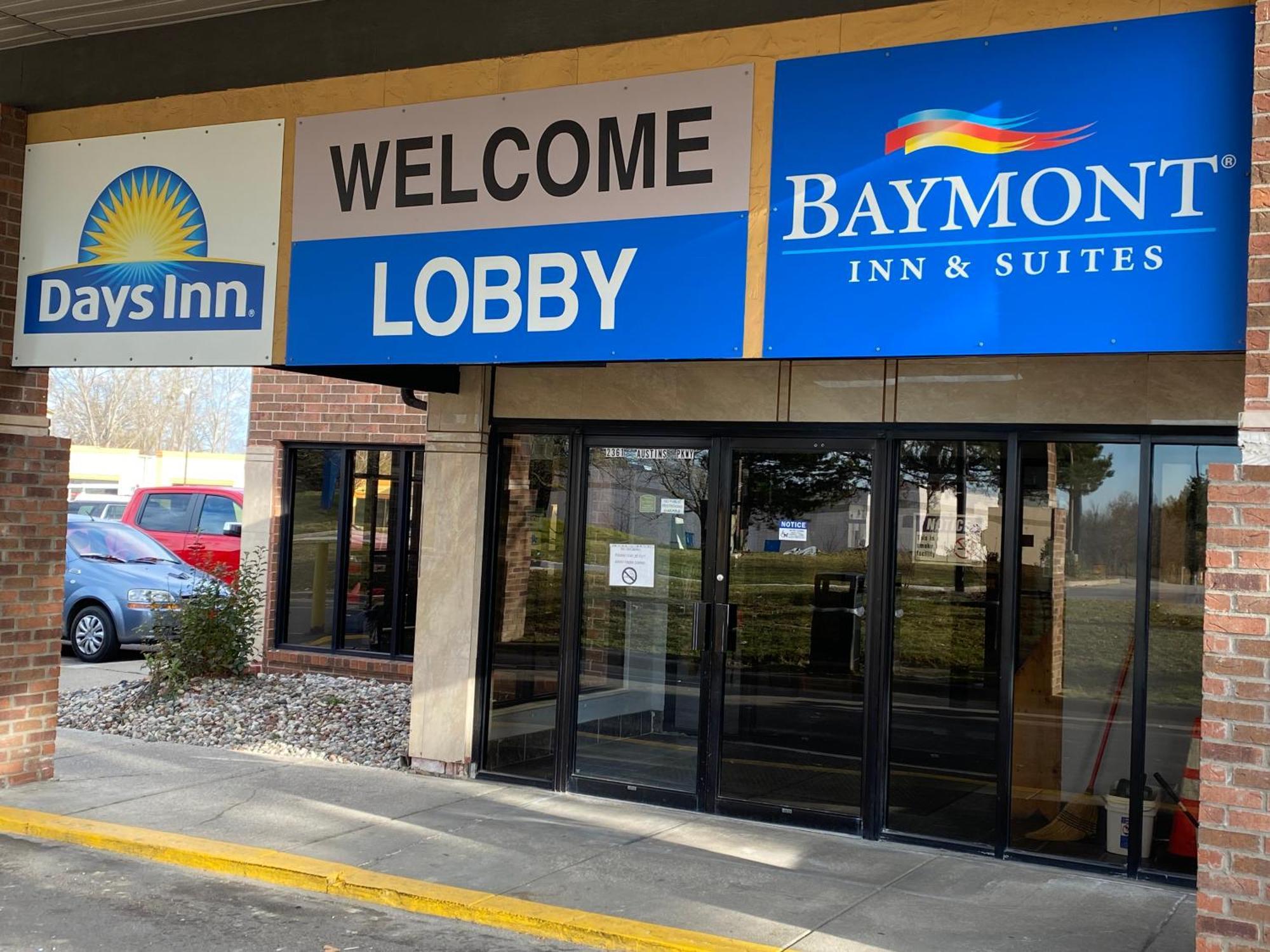 Отель Baymont By Wyndham Flint Airport North Экстерьер фото
