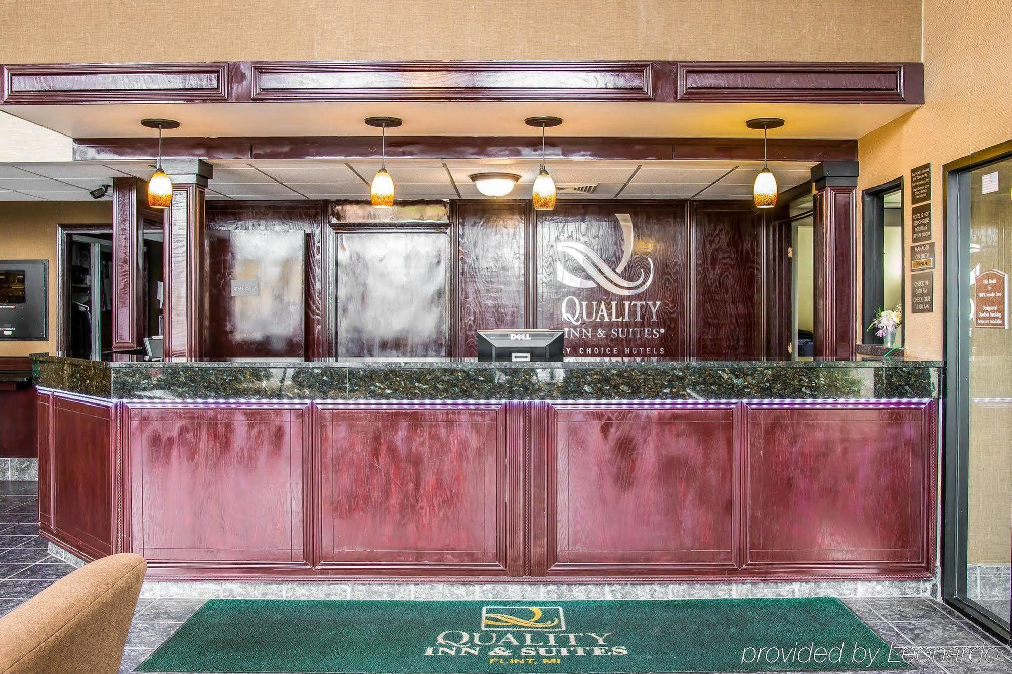Отель Baymont By Wyndham Flint Airport North Экстерьер фото